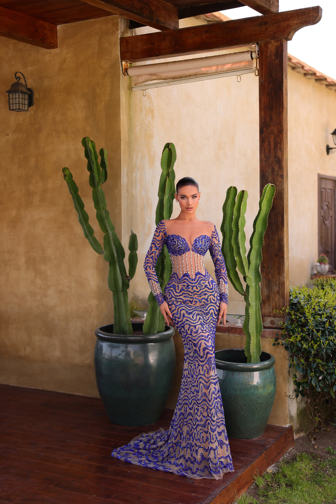 Chic and Holland AR330475