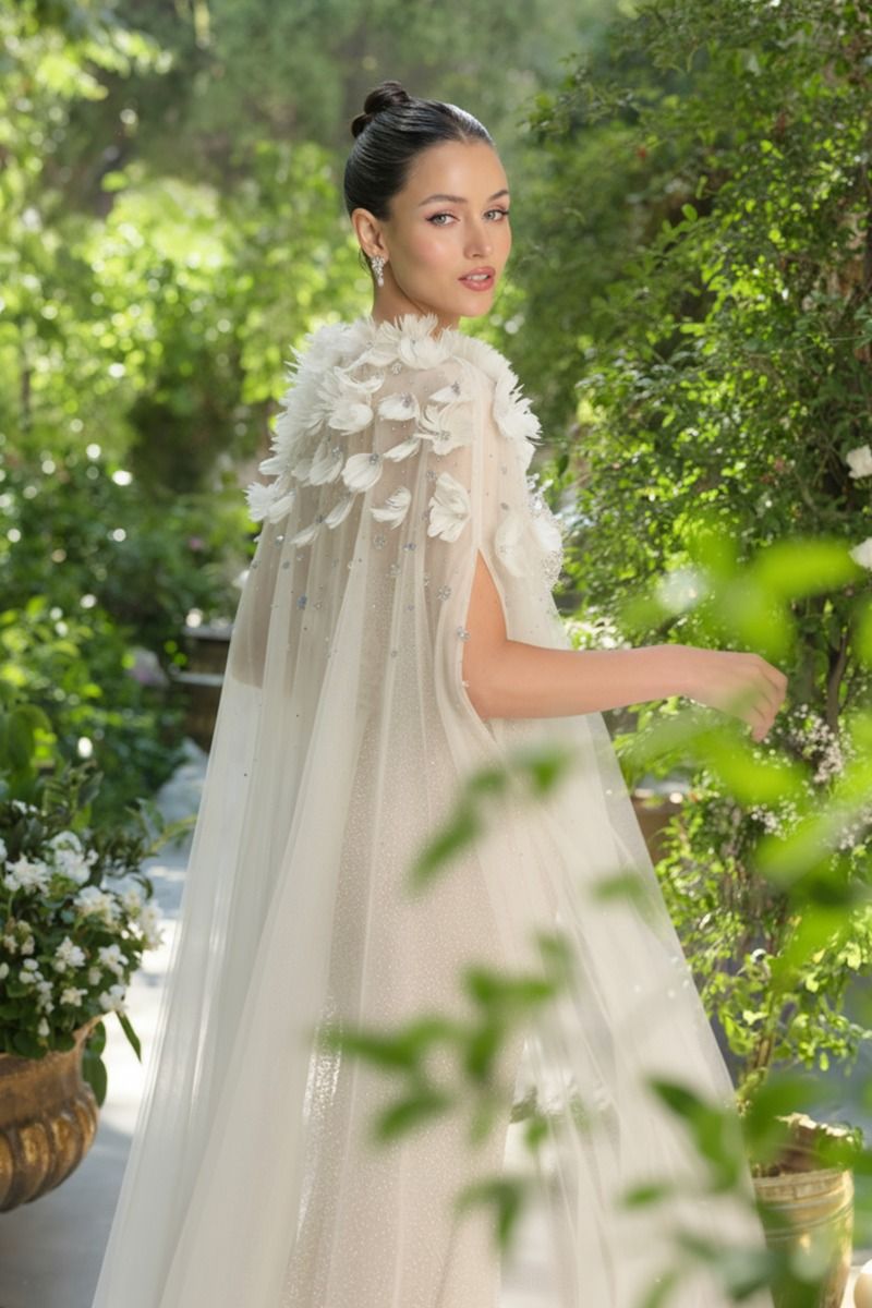 Andrea and Leo A1494 Cape AA001