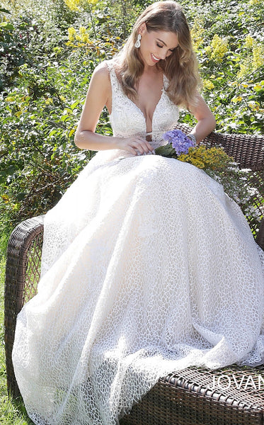 Ivory Nude Plunging Neckline Sleeveless Wedding Ballgown JB61340 - Elbisny